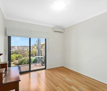 8A Victoria Avenue, Claremont. - Photo 6