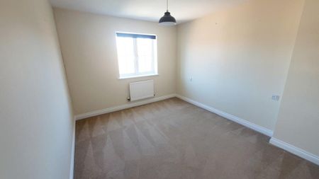 Garlandstone Walk, Hempsted - Photo 3