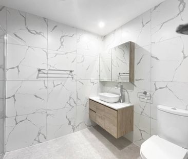 Stunning 3-bedroom, 2-bathroom Apartment - Photo 4