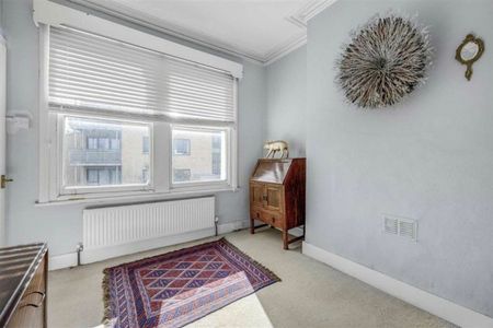 Victoria Way, Charlton, SE7 - Photo 2