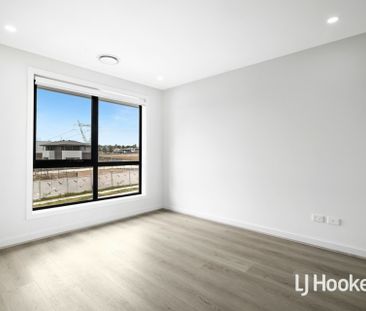 Brand New 3 Bedroom Home - Available Now! - Photo 5