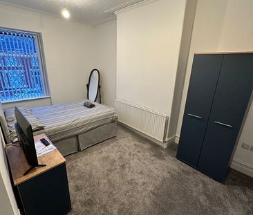 Room in a Shared House, Laird Street, CH41 - Photo 3