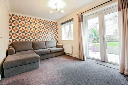 2 bed Terraced - To Let - Photo 4