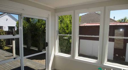 Nestled in Northcote - Photo 4