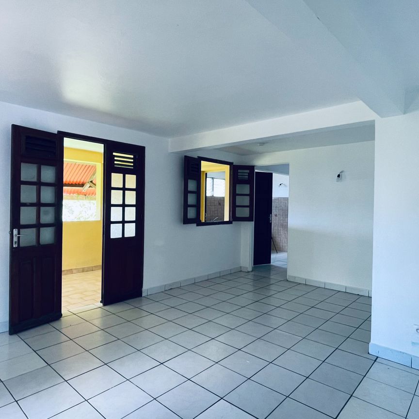Location Appartement 4 pièces 80m² LE MARIN 97290 - Photo 1
