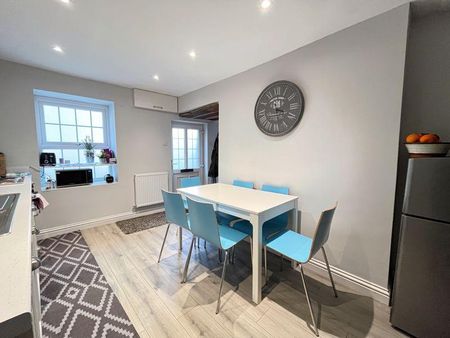 2 bedroom end of terrace house to rent - Photo 4