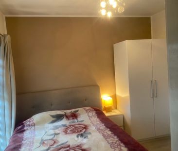 Room in a Shared House, Rusholme Grove, M14 - Photo 5