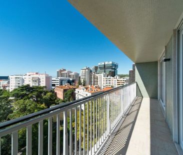 2 room luxury Apartment for rent in Lisbon - Photo 2