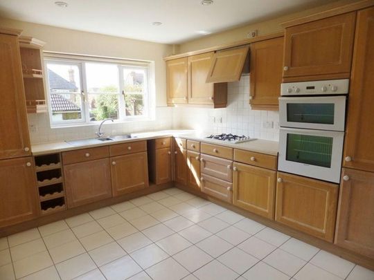 4 bedroom detached house to rent - Photo 1