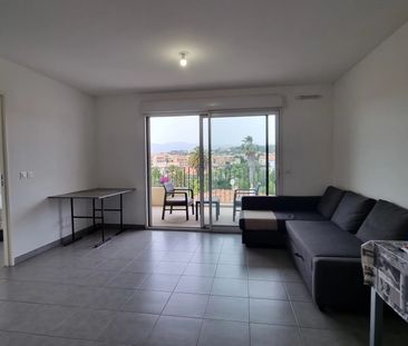 Location Appartement 2 pièces 39m² ST LAURENT DU VAR 06700 - Photo 3