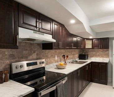 For Lease - 107 Castle Oaks Crossing, Brampton, Ontario - Photo 3