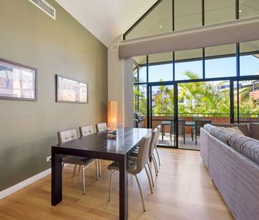 EXECUTIVE LIVING IN SUBIACO - Photo 3