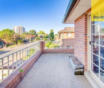 Fully Furnished Top-Floor Unit in Parramatta Prime Location - Photo 5