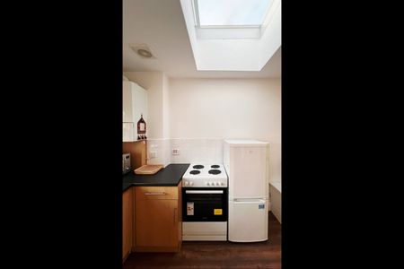 1 Bed Flat, Allison Road, W3 - Photo 4