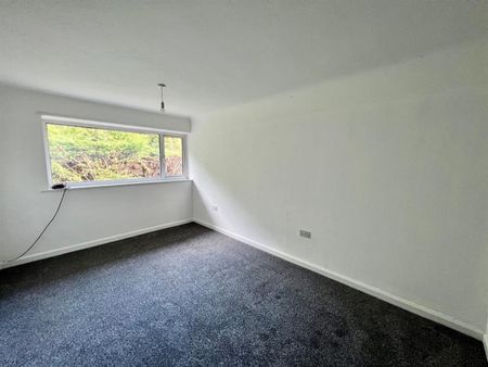 3 bedroom House To Let - Photo 2