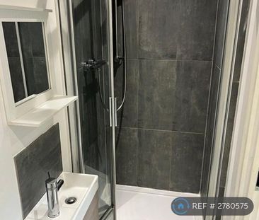 1 bedroom in a house share to rent - Photo 6