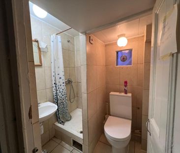 1 bedroom in a flat share to rent - Photo 5