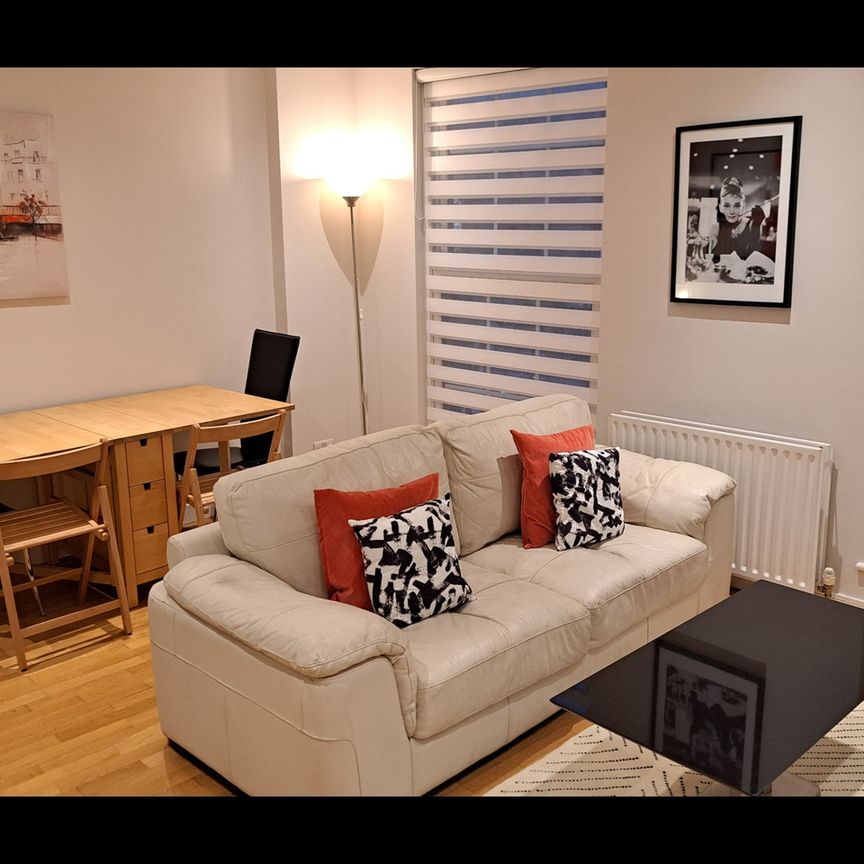 2 Bed Flat, Essex Road, N1 - Photo 1