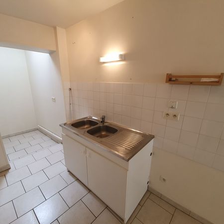 Location Appartement 2 pièces 62m² - Photo 3