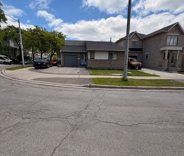 For Lease - 7 Moffatt Court, Toronto, Ontario - Photo 2