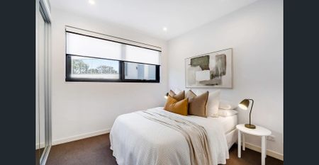 Ultra-Convenient and Luxurious One Bed Apartment in Heart of Lane Cove Village - Photo 3