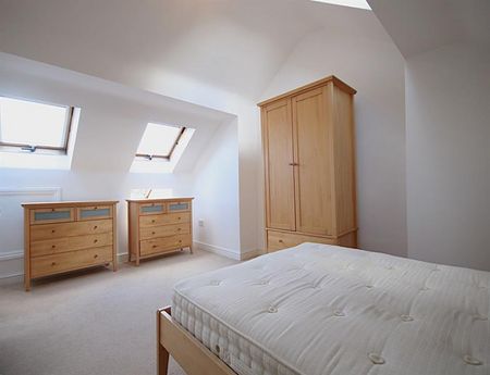 3 Bedroom Terraced To Let - Photo 4