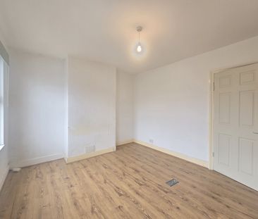 Scotland Green Road, Enfield, EN3 - Photo 2