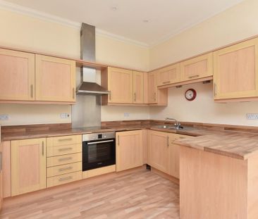 3 bedroom flat to rent - Photo 5