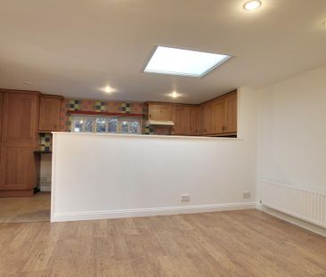 2 bedroom ground floor flat to rent - Photo 4