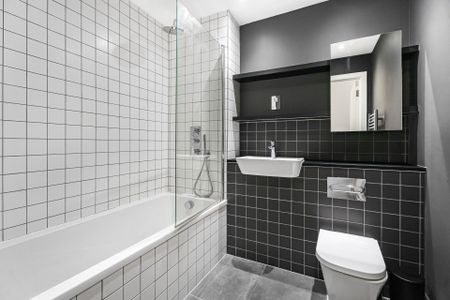 Poplar High Street - Photo 4