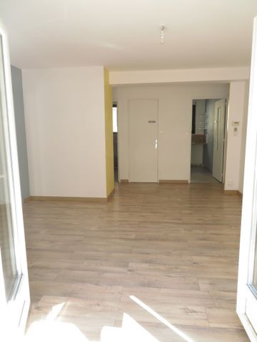 T2/3, 5, Rue Monjardin, Nîmes-Centre, 52m², 530€ HC - Photo 5