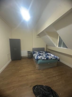Room in a Shared Flat, Thornhill Road, B21 - Photo 1