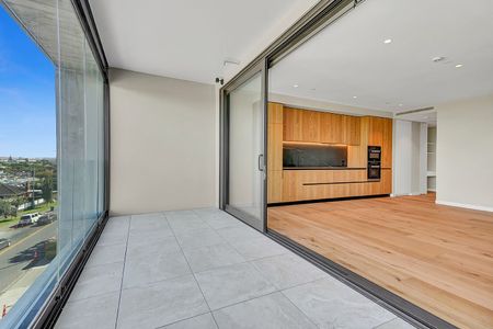 Furnished or Unfurnished - your choice integrated Liebherr fridge/ freezer. - Photo 3