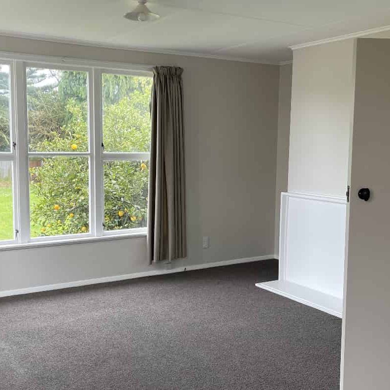 Three bedroom Unit - Photo 1