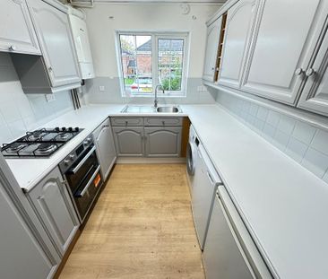 2 bedroom end of terrace house to rent - Photo 2