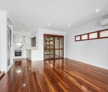 Funky, Modern & Spacious! - Photo 6