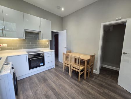 2 Bed Flat, Sidney Avenue, N13 - Photo 4