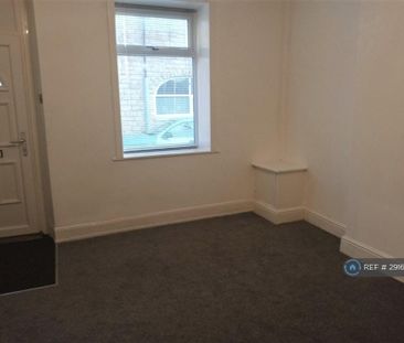 2 bedroom end of terrace house to rent - Photo 1