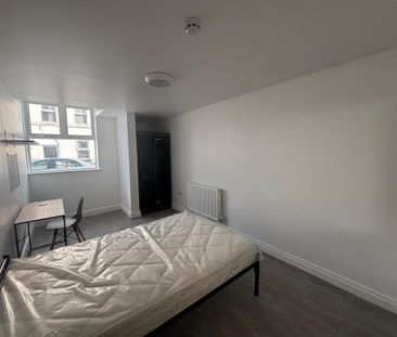 1 bedroom in a house share to rent - Photo 5