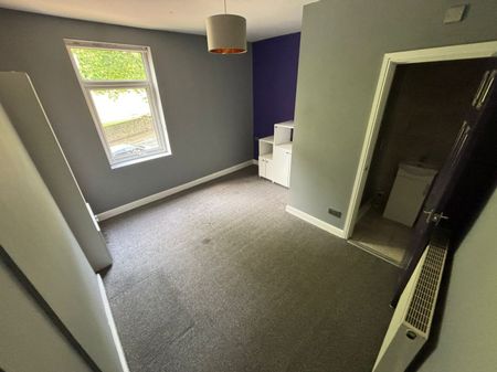 1 bed House Share - To Let - Photo 4