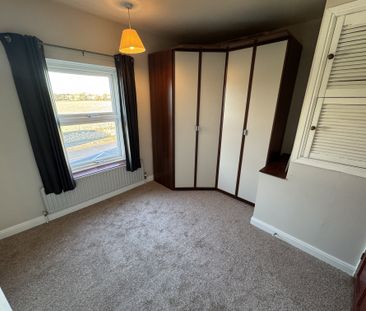 St. Johns Road, Sheffield, Laughton - Photo 2