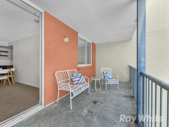 Efficient Unit ready for rent! (Entry via 7 Hope Street) - Photo 1