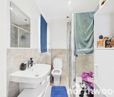 4 bedroom detached house to rent - Photo 4