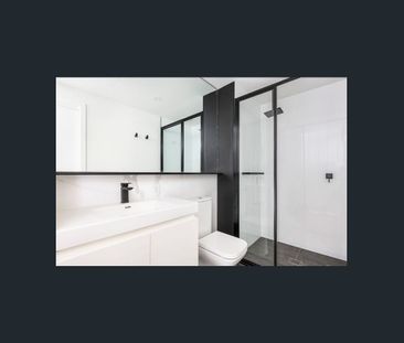 Luxury One-Bedroom Apartment - Photo 3