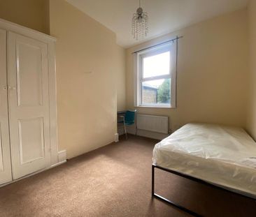 1 bedroom in a house share to rent - Photo 6