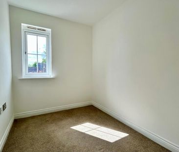 4 bedroom House To Let - Photo 5