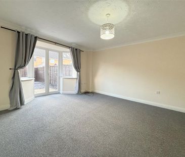 3 bedroom end of terrace house to rent - Photo 4