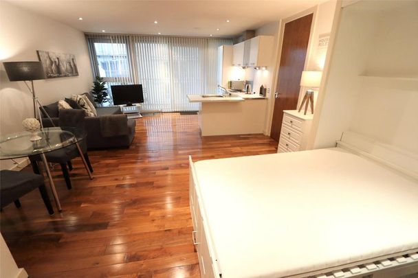 Studio to rent - Photo 1