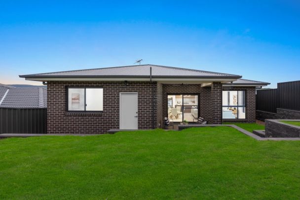 38 Fig Crescent, Edgeworth. - Photo 1