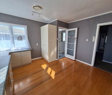 Family home with a big yard! - Photo 3